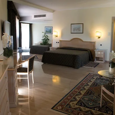 Hotel Sant Alphio Garden &