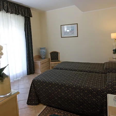 Sant Alphio Garden & 4*